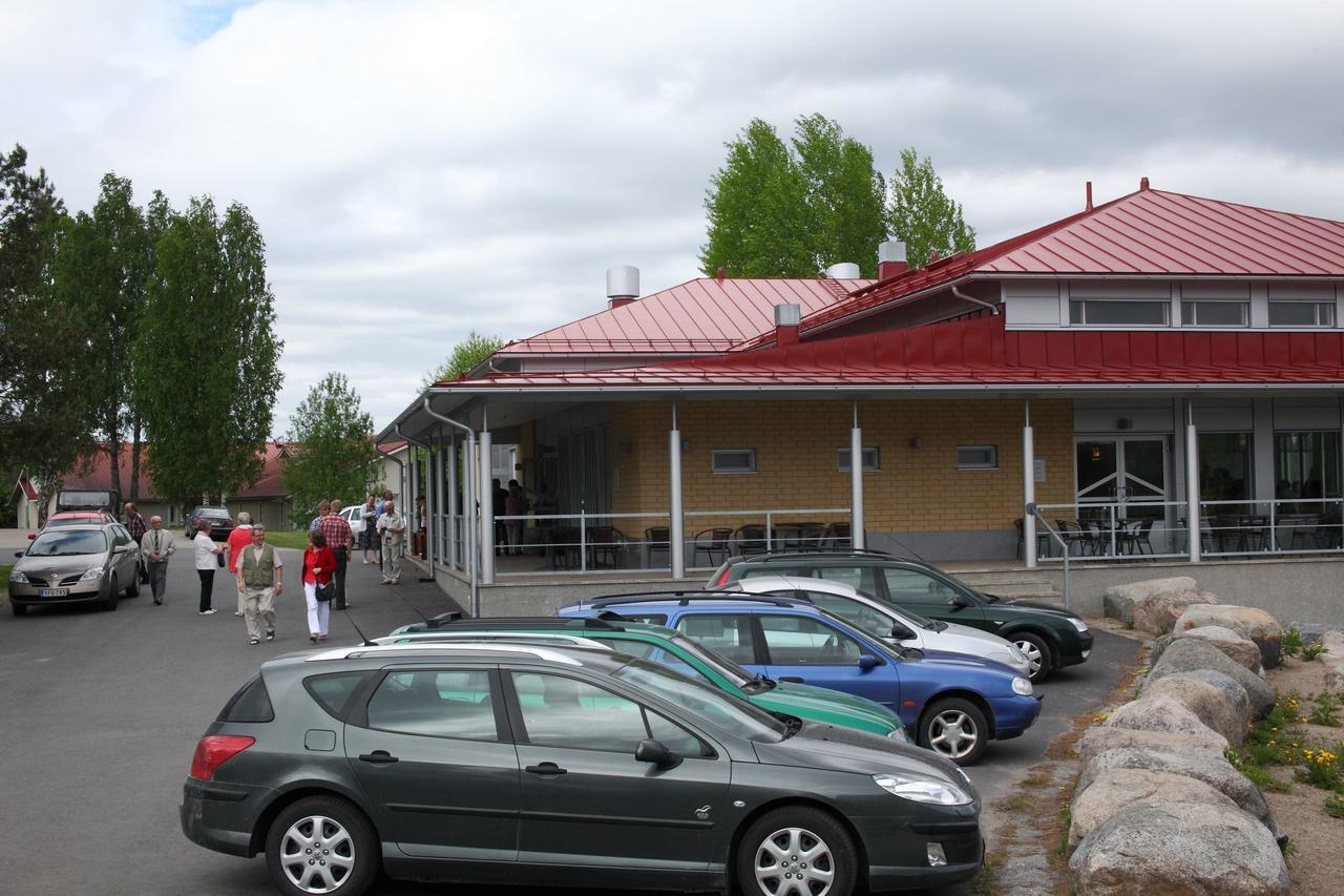 Ik Hotel & Camping Keuruu Bagian luar foto
